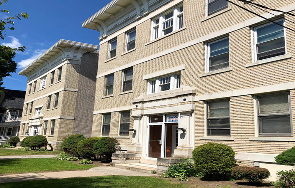 Chozick Realty sells 20-unit multi-family for $1.345 million - Sherman Apartments